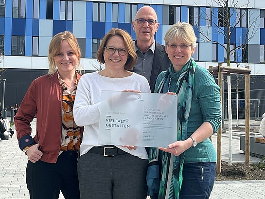 Chancellor Carolin Nöhrbaß, Vice President Prof. Nina Knape, President Prof. Gunther Piller and Diversity Manager Petra Schorat-Waly (from left to right)