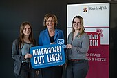 Die JAV der HWG LU beim gemeinsamen Fototermin mit Ministerpräsidentin Malu Dreyer (Mitte) beim JAV Forum am 3. März 2020 in Mainz (Bild: Staatskanzlei RLP / Dinges)