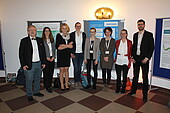 Members of the EMPOWER team at the kick-off event for the second funding round of the federal-state initiative "Innovative Hochschule" in the Mannheim Baroque Palace on March 21 - including Prof. Dr. Anett Mehler-Bicher, applicant of the EMPOWER joint proposal (3rd from left) and Dr. Susanne Weiß-Wittstadt, project management and coordination EMPOWER (5th from left). (Photo: Holger Roßberg/HWG LU)