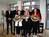 Gruppenbild mit Stifterfamilie und Preisträgerinnen