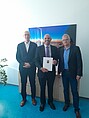 250901_Amtsantritt_Özdemir2 (From left) University President Prof. Dr. G. Piller, Prof. Dr.-Ing. E. D. Özdemir and Vice Dean Prof. Dr. A. Kihm at the presentation of the certificate of inauguration