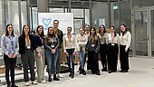 Gruppenbild GiP-Studierendengruppe bei Roche