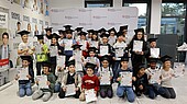 251015_Children's future diploma ceremony_Group picture Group picture of children with graduation hats and children's future diplomas