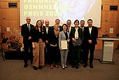 Gruppenbild mit 11 Personen