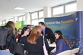 Voller Beratungseinsatz beim SAP-Stand auf der 7. Jobmesse der HWG LU