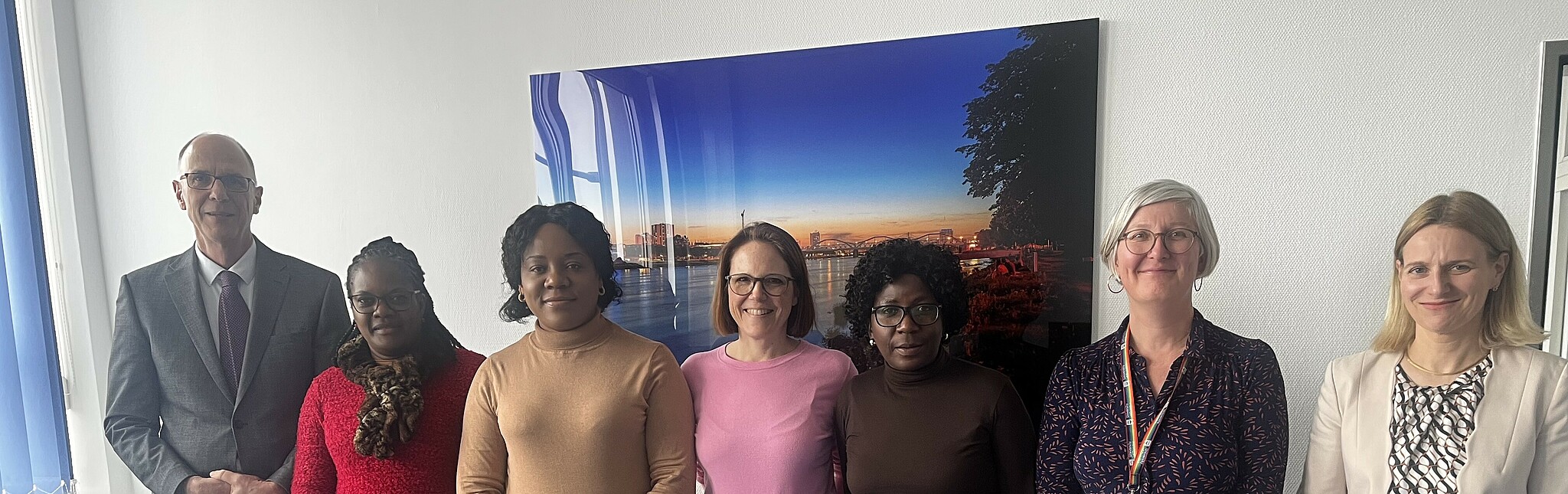 Group photo with guests from Zambia and university management