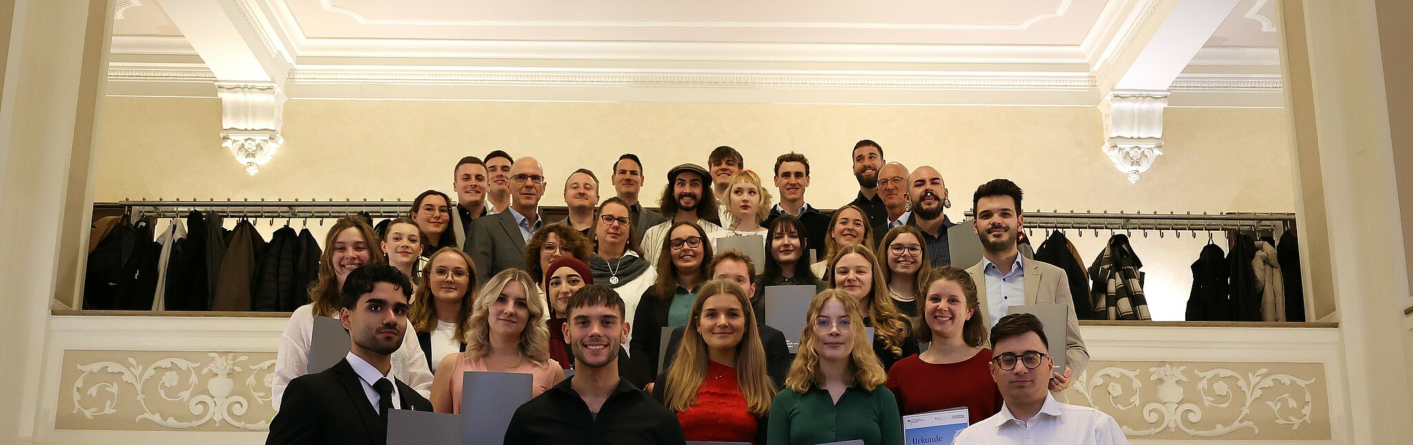 251013_German_scholarship_group_picture Group photo from the Germany Scholarship award ceremony in the BASF Gesellschaftshaus (Image: HWG LU/ Zwicker)