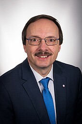 Prof. Dr. Peter Mudra (Image: HWG LU)