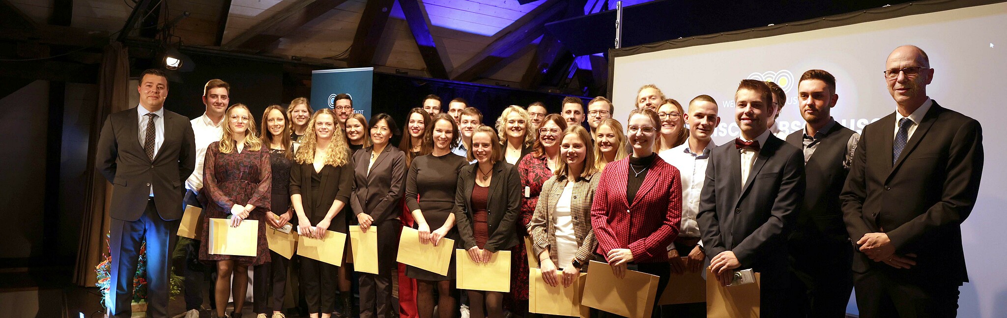 Gruppenbild von der Abschlussfeier am Weincampus